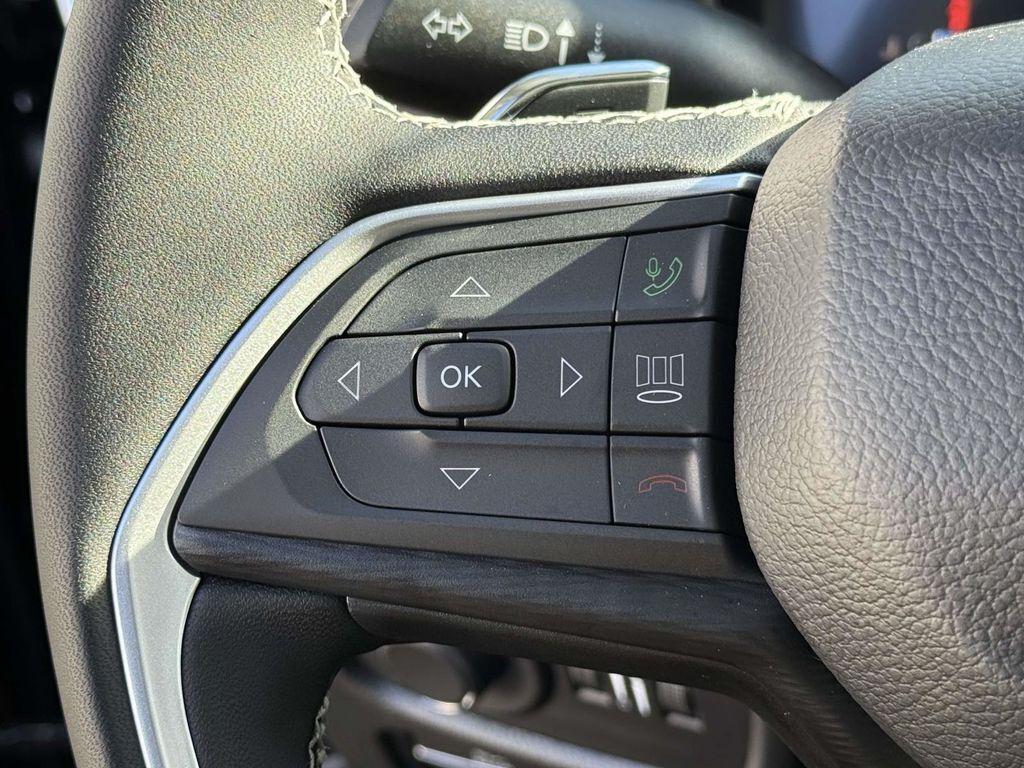 new 2025 Jeep Grand Cherokee car, priced at $37,205