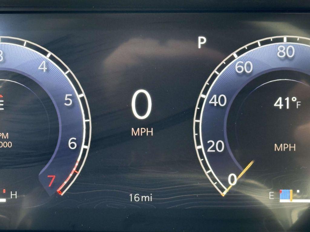 new 2025 Jeep Grand Cherokee car, priced at $37,205