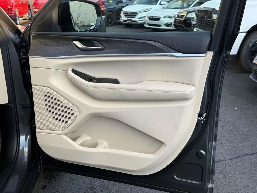 new 2025 Jeep Grand Cherokee L car, priced at $41,467