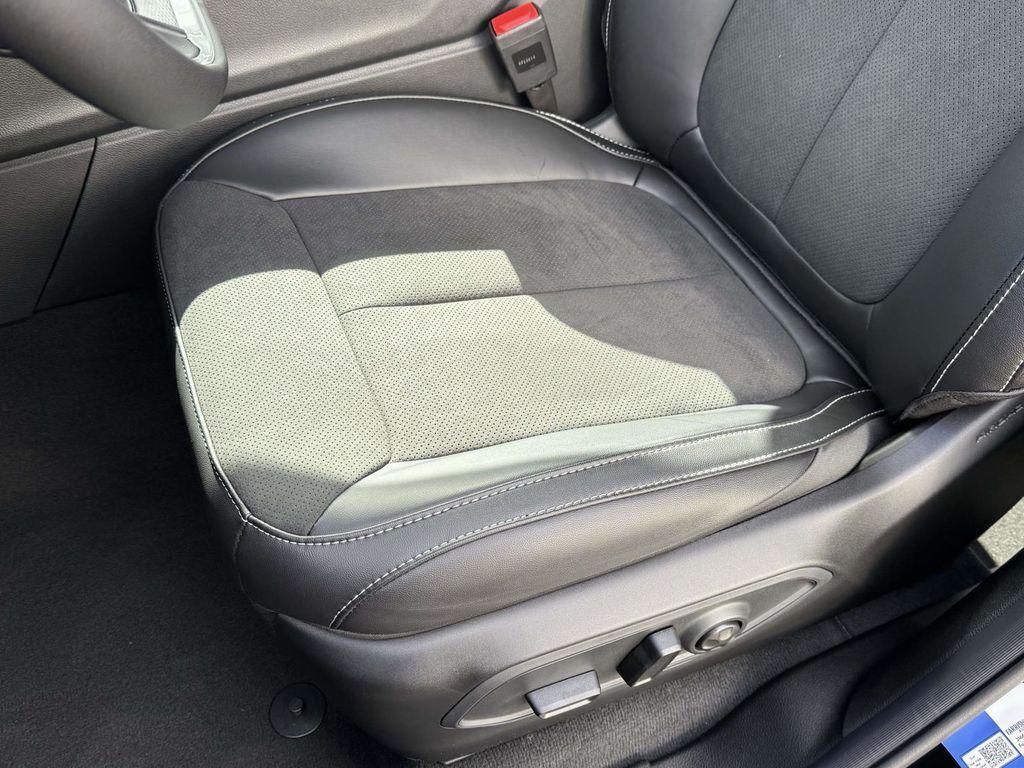 new 2025 Jeep Grand Cherokee car, priced at $37,205