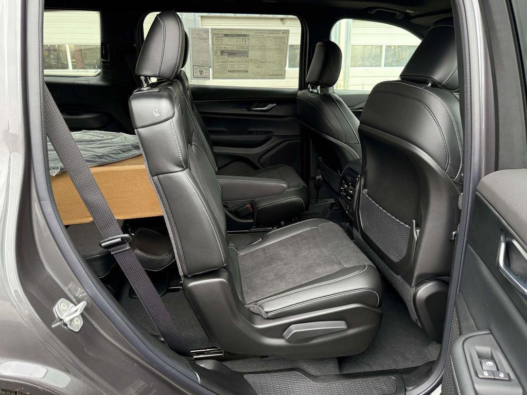 new 2025 Jeep Grand Cherokee L car, priced at $39,165