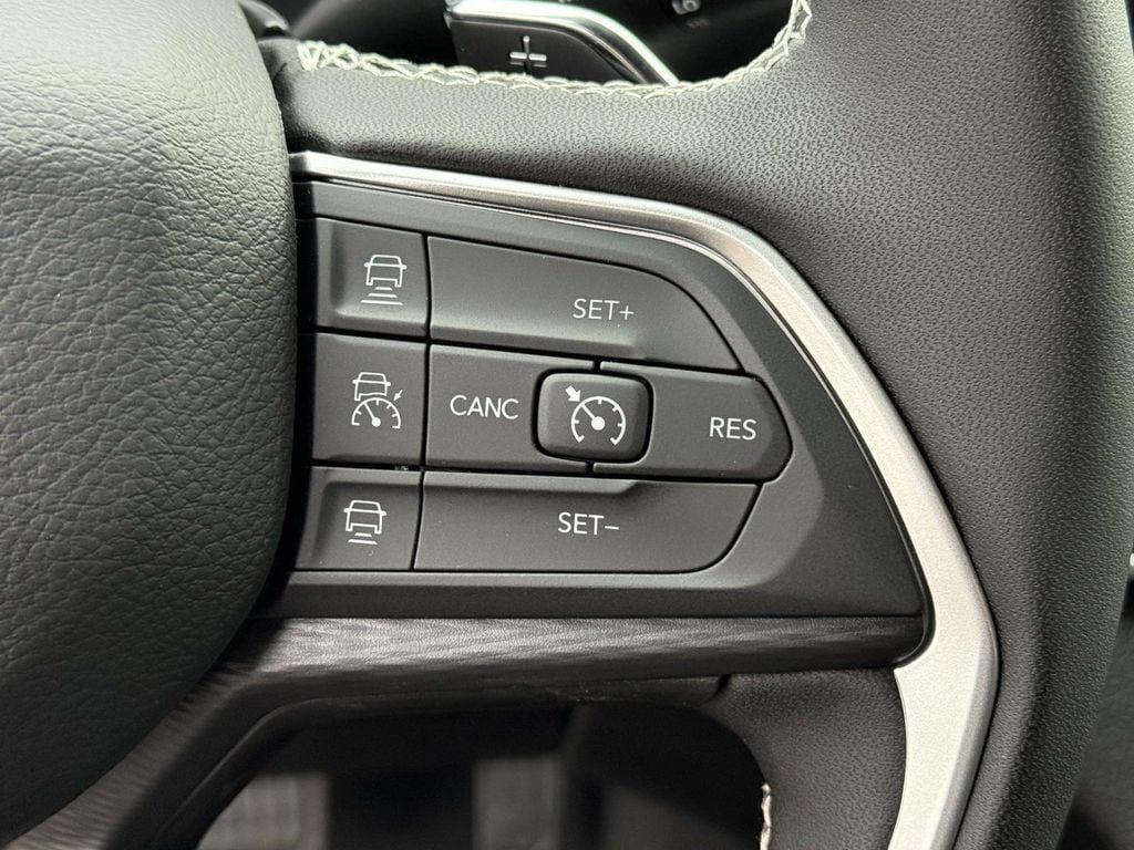 new 2025 Jeep Grand Cherokee car, priced at $37,205