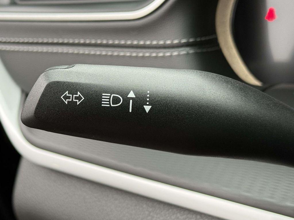 new 2025 Jeep Grand Cherokee car, priced at $37,205