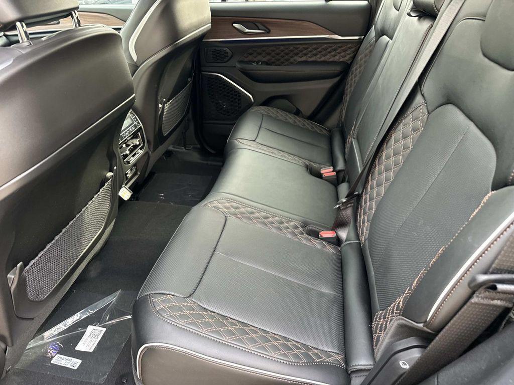 new 2025 Jeep Grand Cherokee car, priced at $54,020