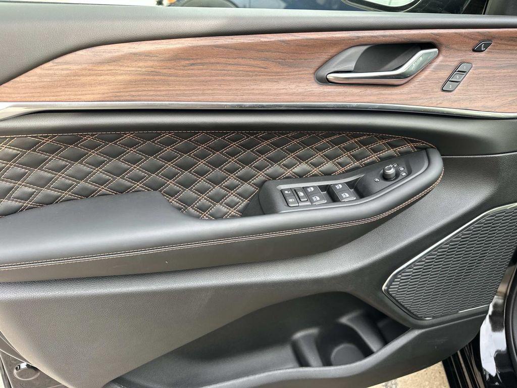 new 2025 Jeep Grand Cherokee car, priced at $54,020