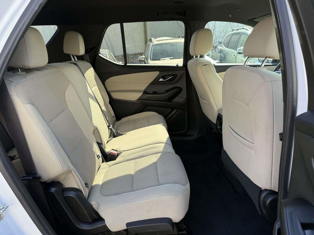used 2023 Chevrolet Traverse car, priced at $22,900