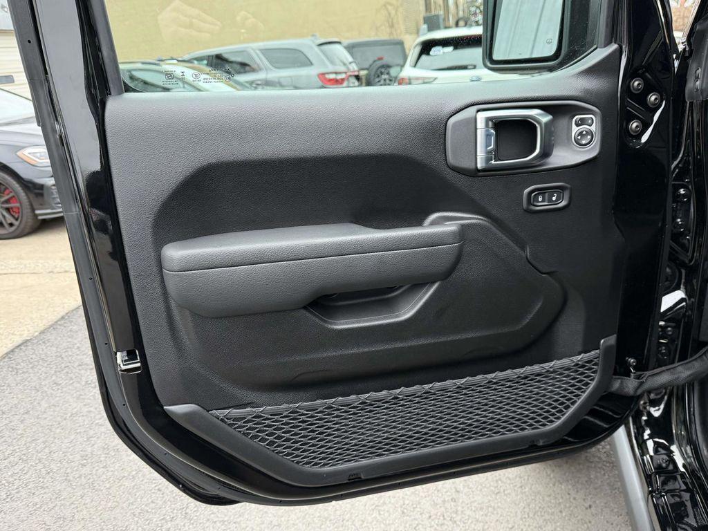 new 2026 Jeep Gladiator car, priced at $45,693