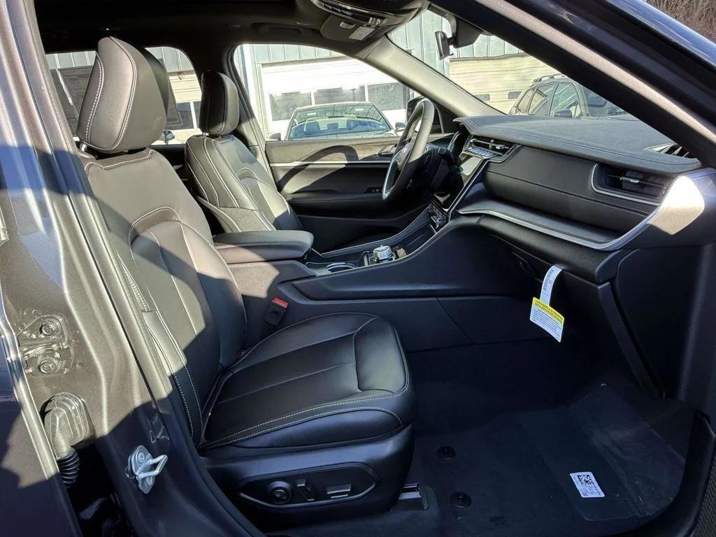 new 2025 Jeep Grand Cherokee L car, priced at $44,719