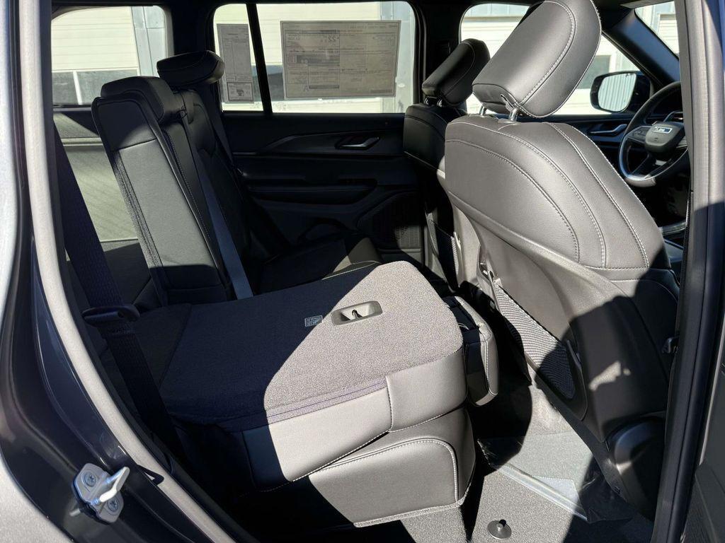 new 2025 Jeep Grand Cherokee car, priced at $34,455