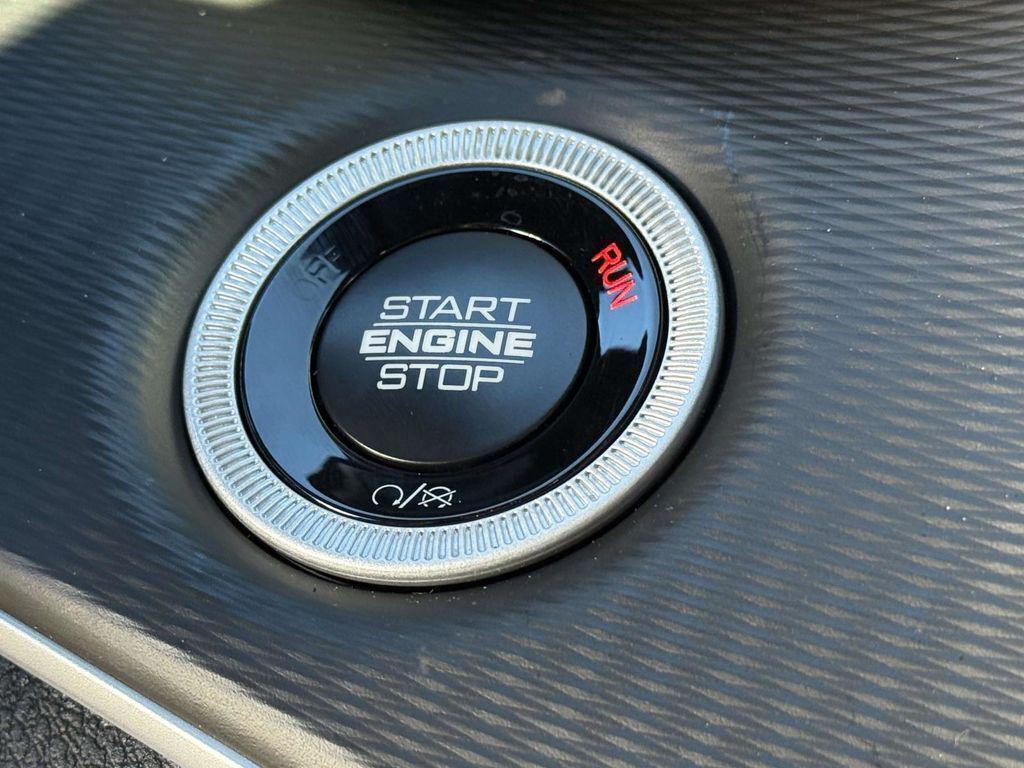 new 2025 Jeep Grand Cherokee car, priced at $34,455