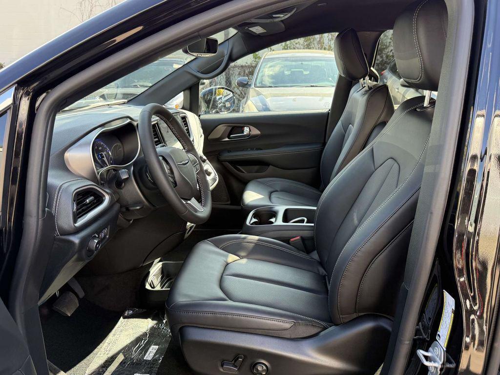 new 2026 Chrysler Pacifica car, priced at $37,014