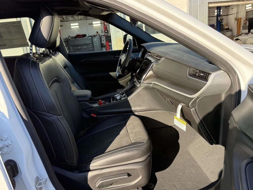 new 2025 Jeep Grand Cherokee L car, priced at $38,629