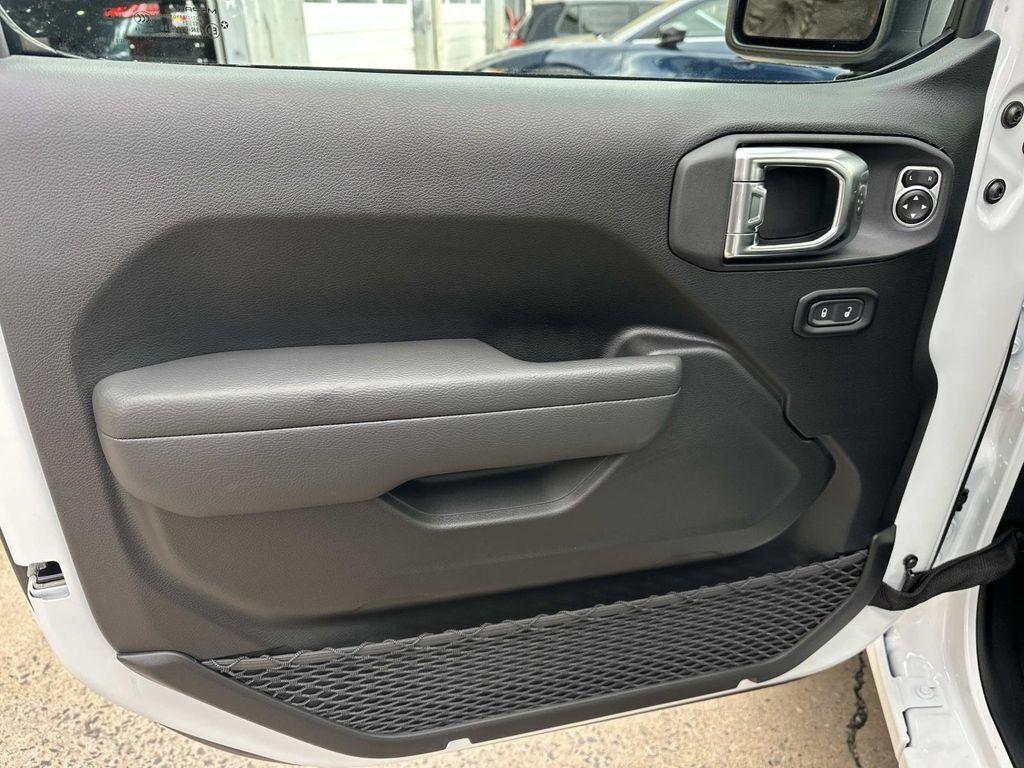 new 2026 Jeep Wrangler car, priced at $35,921