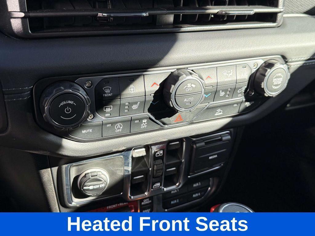 new 2026 Jeep Gladiator car, priced at $52,398