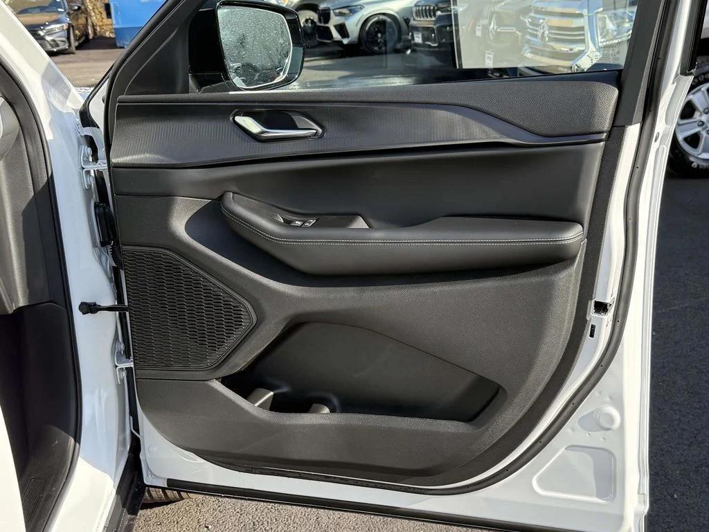 new 2025 Jeep Grand Cherokee L car, priced at $38,629