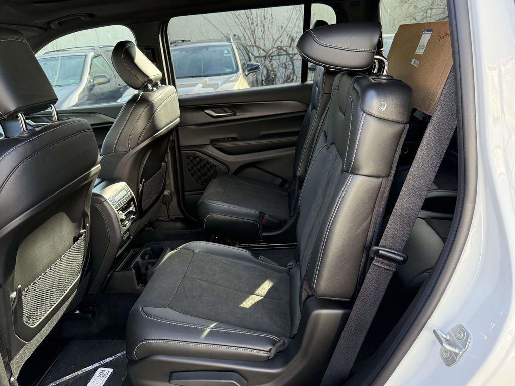 new 2025 Jeep Grand Cherokee L car, priced at $38,629