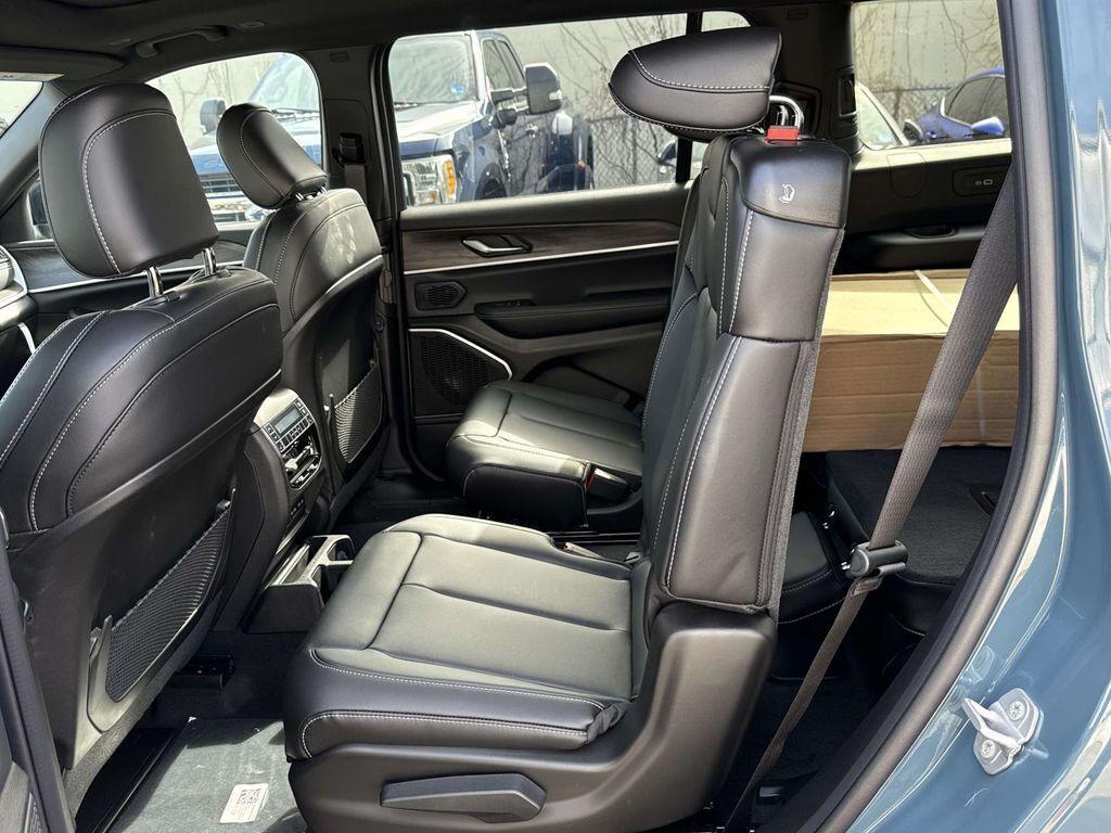 new 2026 Jeep Grand Cherokee L car, priced at $47,105