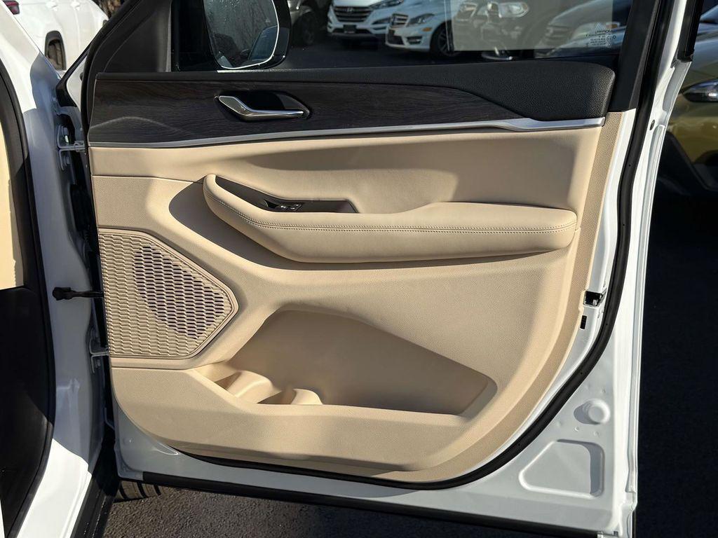 new 2025 Jeep Grand Cherokee L car, priced at $40,931