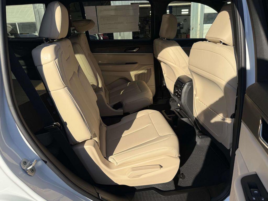 new 2025 Jeep Grand Cherokee L car, priced at $40,931