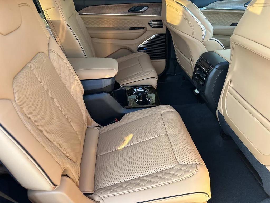 new 2026 Jeep Grand Cherokee L car, priced at $59,077