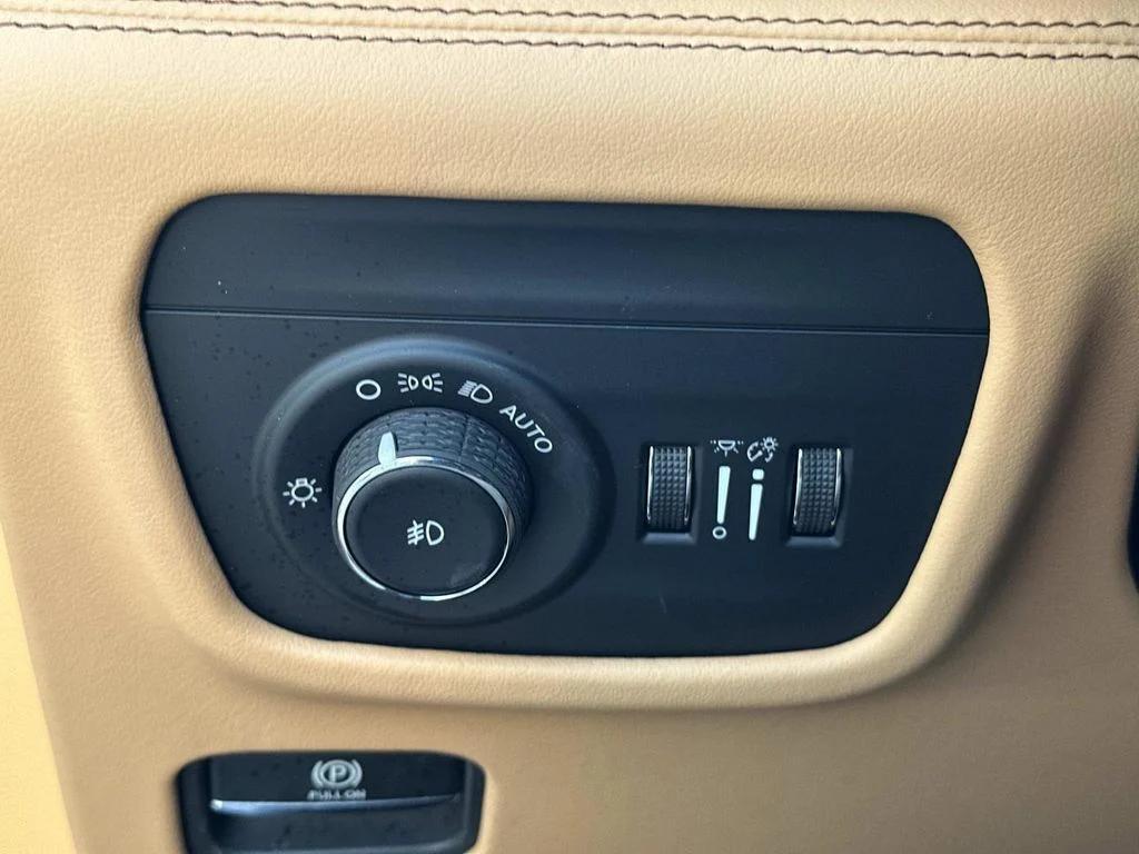 new 2026 Jeep Grand Cherokee L car, priced at $59,077