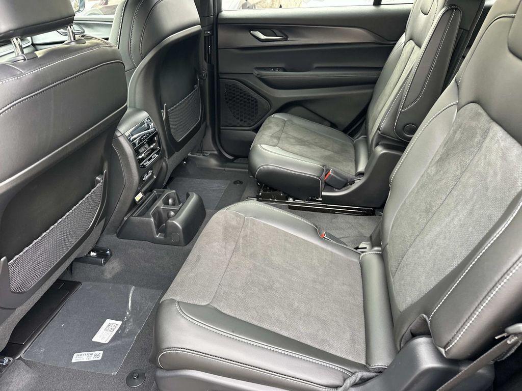 new 2025 Jeep Grand Cherokee L car, priced at $38,915