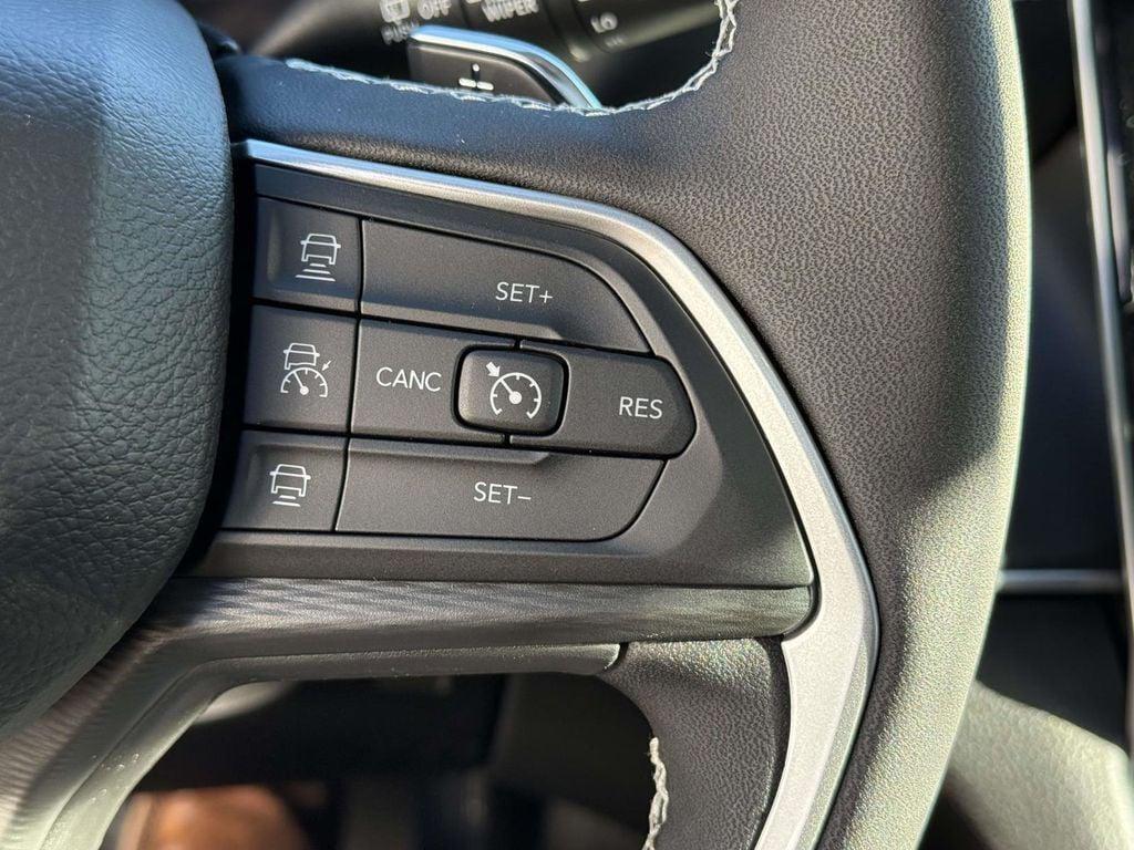 new 2025 Jeep Grand Cherokee car, priced at $37,205