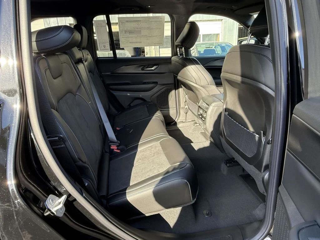 new 2025 Jeep Grand Cherokee car, priced at $38,459