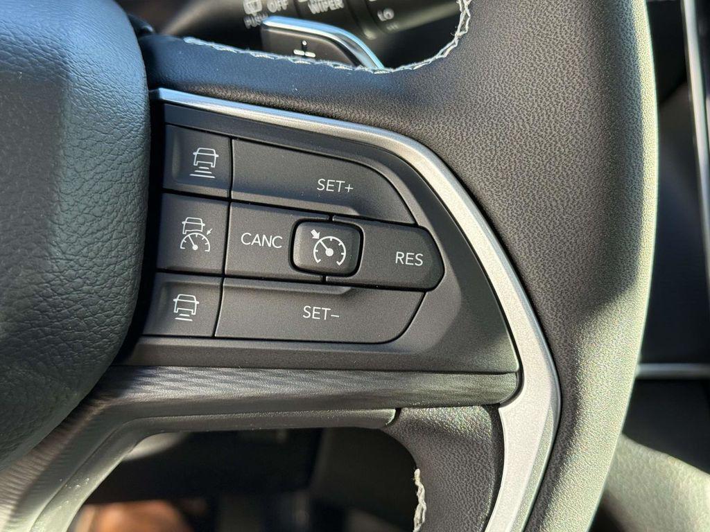 new 2025 Jeep Grand Cherokee car, priced at $37,205