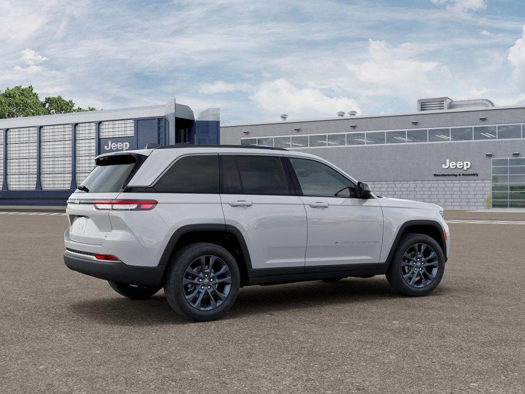 new 2026 Jeep Grand Cherokee car, priced at $44,623