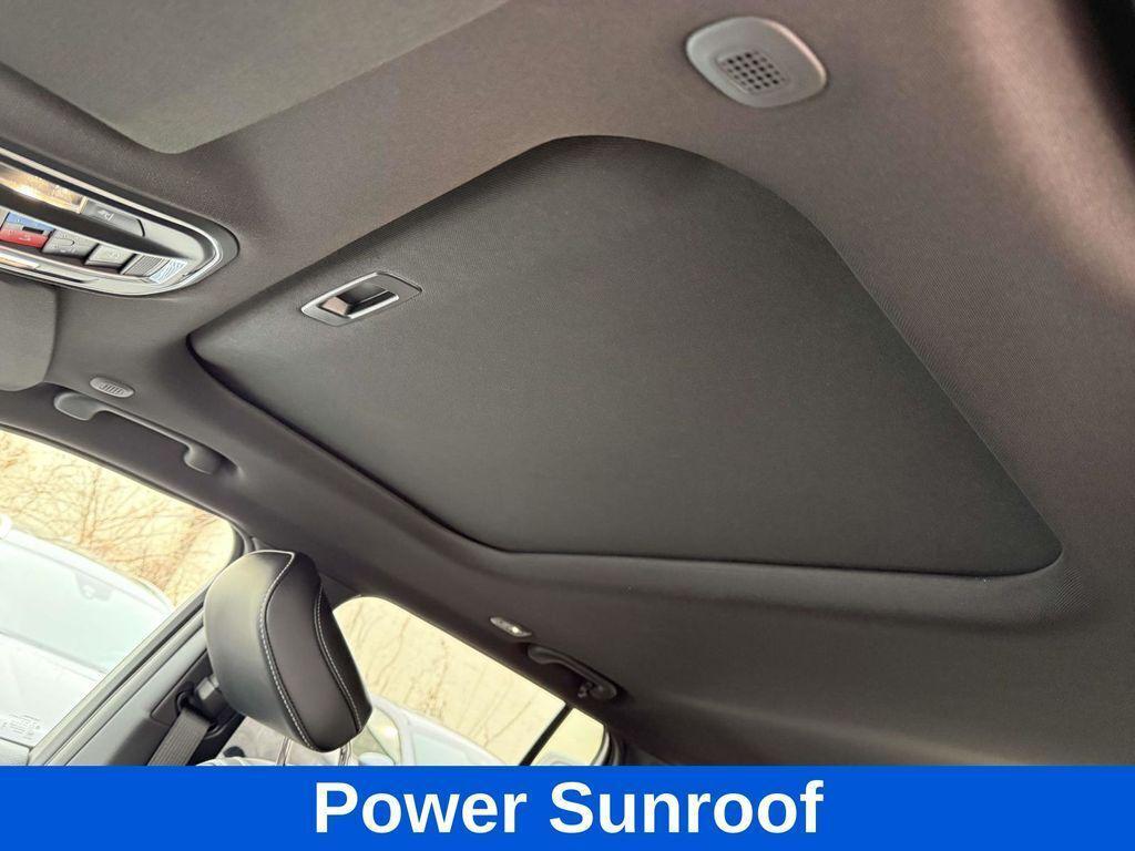 new 2025 Jeep Grand Cherokee car, priced at $37,205