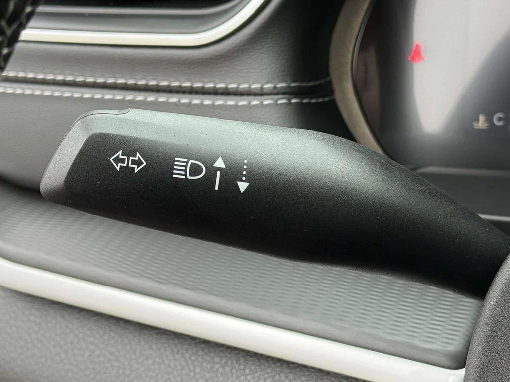 new 2025 Jeep Grand Cherokee car, priced at $37,205