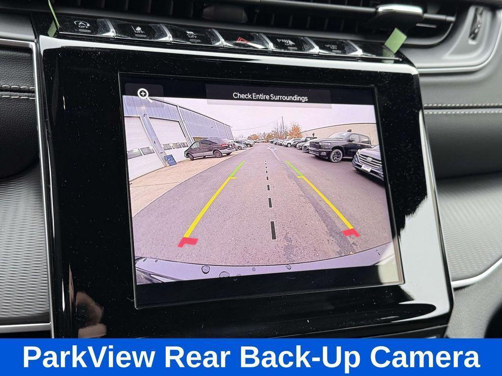 new 2025 Jeep Grand Cherokee car, priced at $37,205