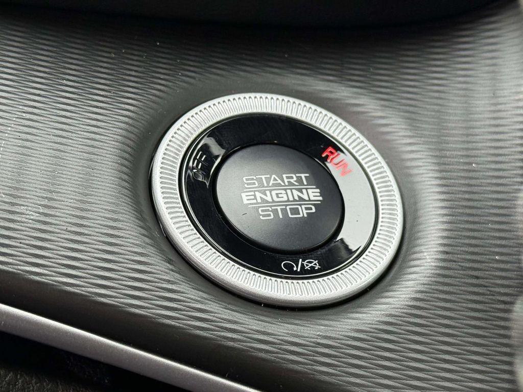 new 2025 Jeep Grand Cherokee car, priced at $37,205