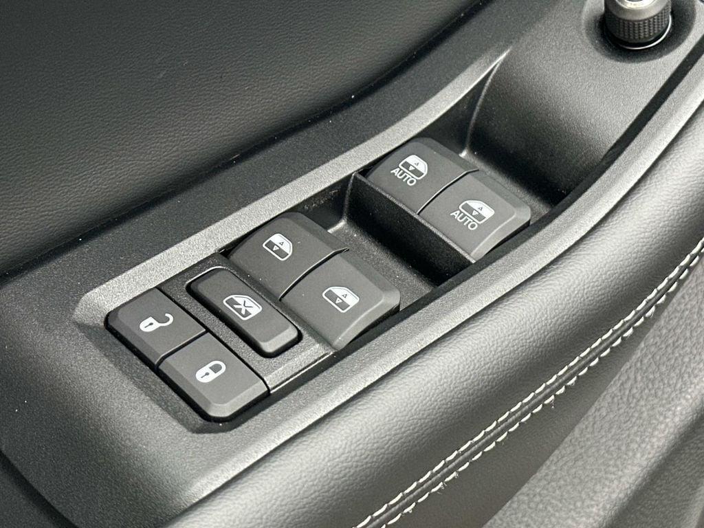 new 2025 Jeep Grand Cherokee car, priced at $33,919