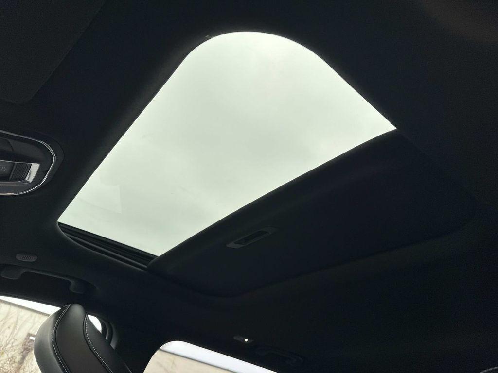 new 2025 Jeep Grand Cherokee car, priced at $33,919