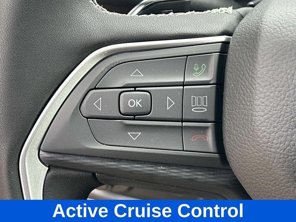 new 2025 Jeep Grand Cherokee car, priced at $33,919