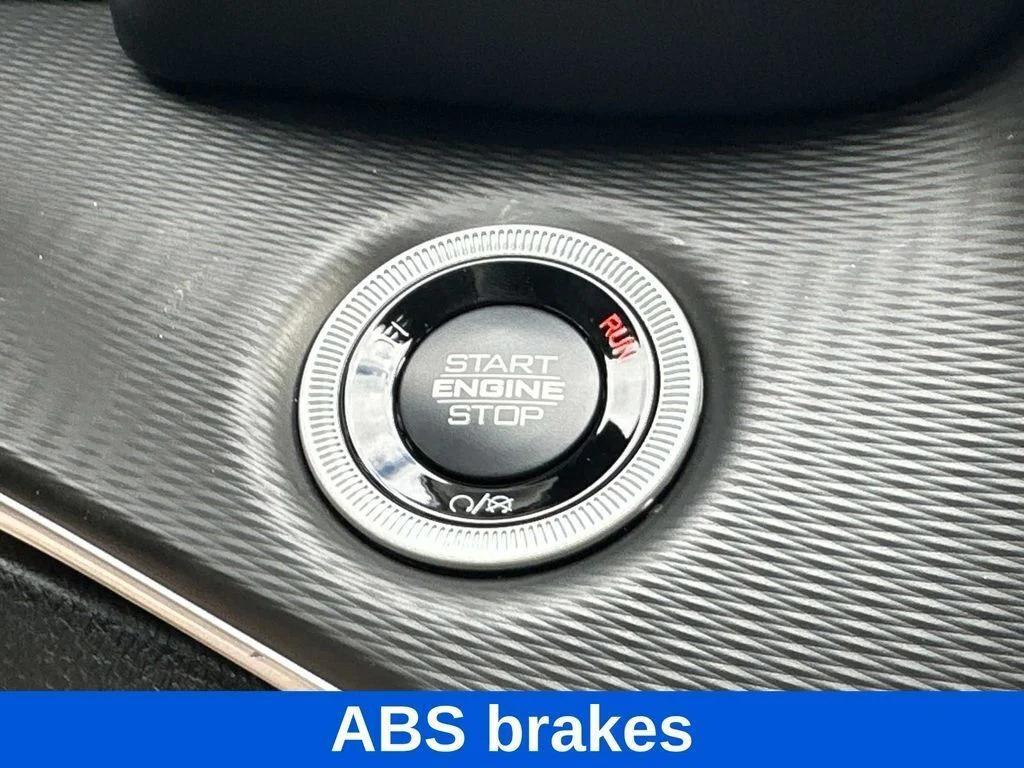 new 2025 Jeep Grand Cherokee car, priced at $34,669