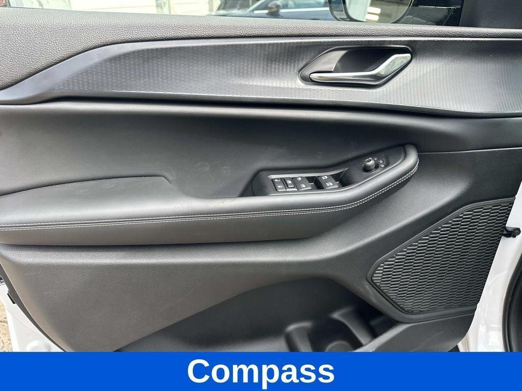 new 2025 Jeep Grand Cherokee car, priced at $34,669