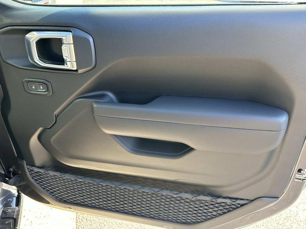 new 2026 Jeep Wrangler car, priced at $34,417