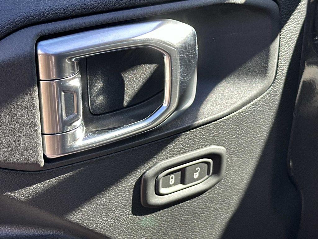 new 2026 Jeep Wrangler car, priced at $34,417