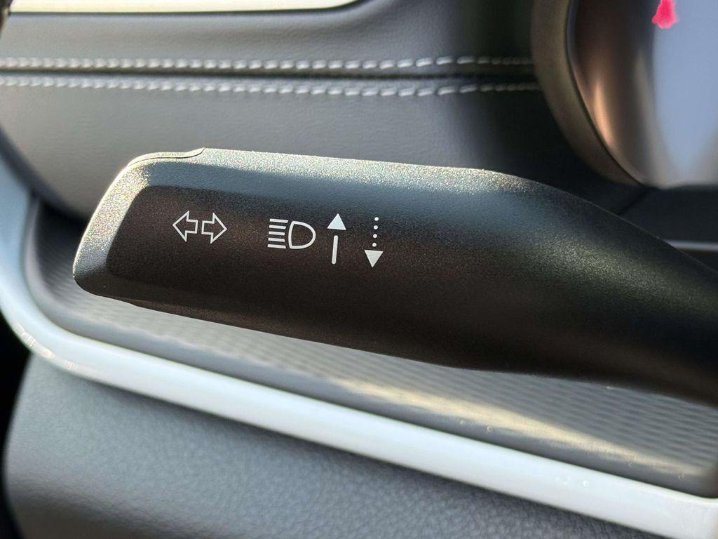 new 2025 Jeep Grand Cherokee car, priced at $37,205