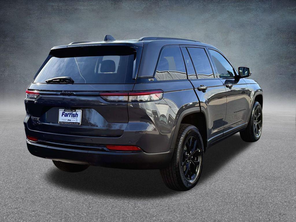 new 2025 Jeep Grand Cherokee car, priced at $37,205