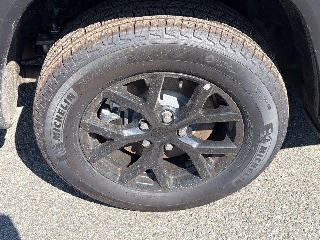 used 2025 Jeep Grand Cherokee L car, priced at $38,999