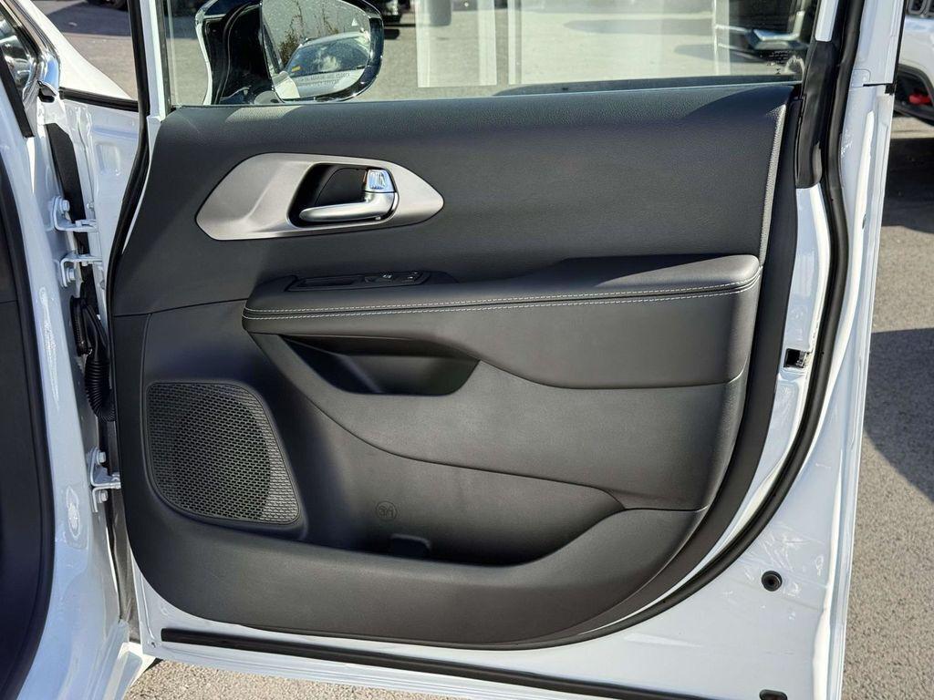 new 2026 Chrysler Pacifica car, priced at $37,014