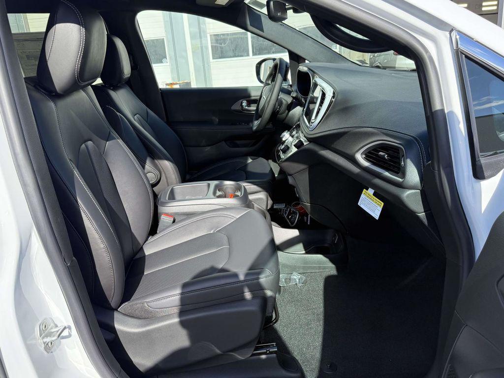 new 2026 Chrysler Pacifica car, priced at $37,014