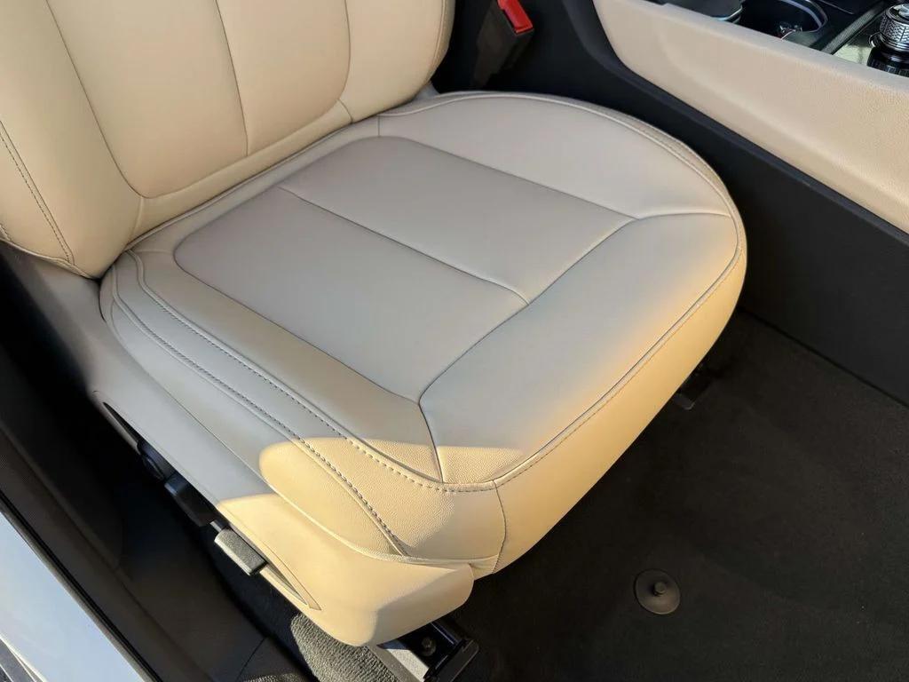 new 2025 Jeep Grand Cherokee L car, priced at $43,284