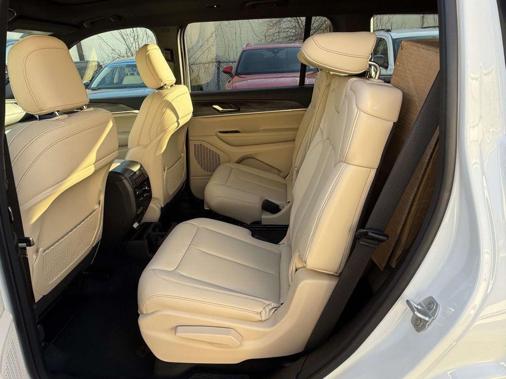 new 2025 Jeep Grand Cherokee L car, priced at $43,284