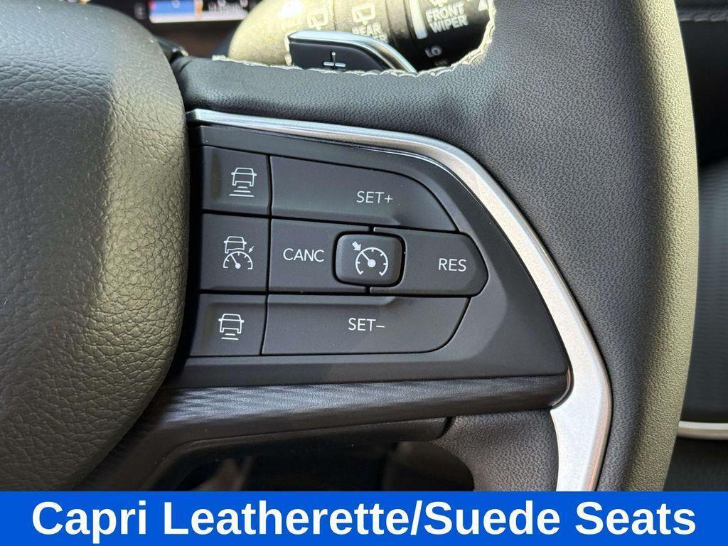 new 2025 Jeep Grand Cherokee car, priced at $37,205