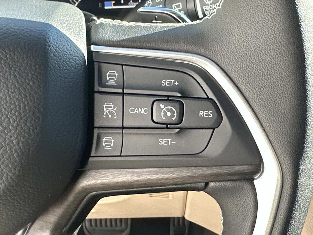 new 2025 Jeep Grand Cherokee car, priced at $42,219